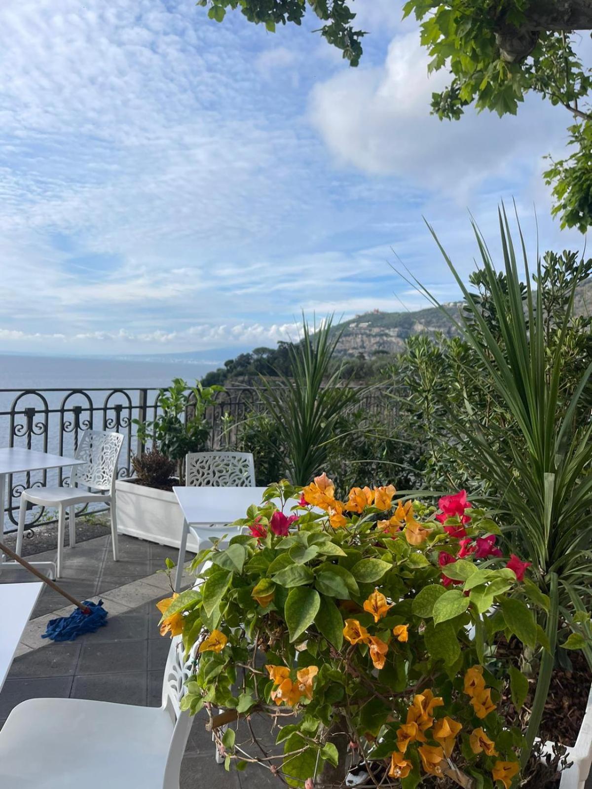 Hotel Klein Wien Piano di Sorrento Esterno foto