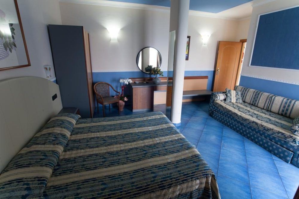 Hotel Klein Wien Piano di Sorrento Esterno foto