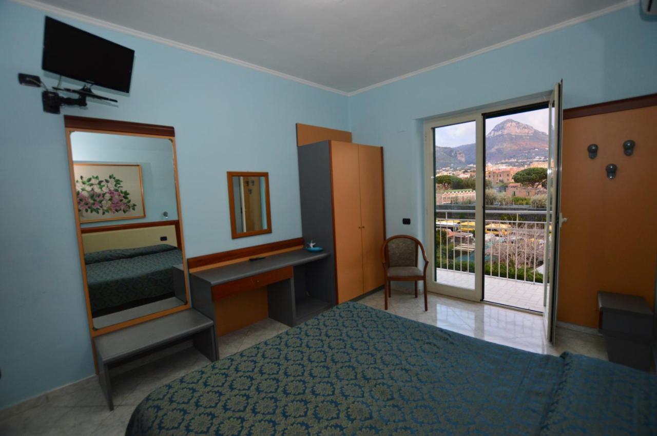Hotel Klein Wien Piano di Sorrento Esterno foto